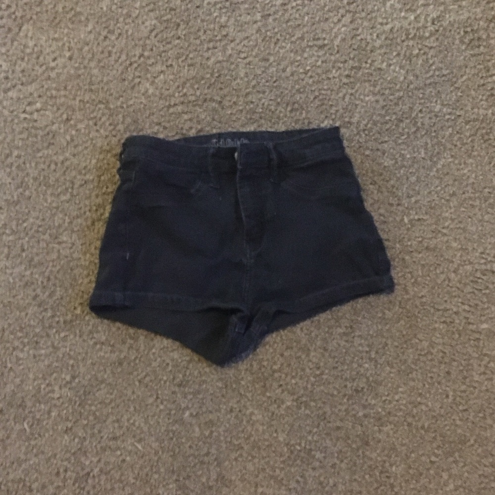 Clothes - Picture 6 of 16